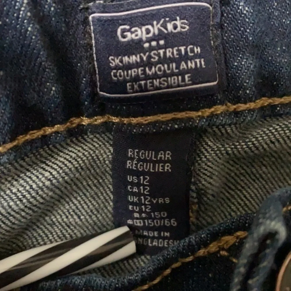 Gap Kids Skinny Stretch size 12 reg dark blue jeans 99% cotton 1% spandex (K-11)